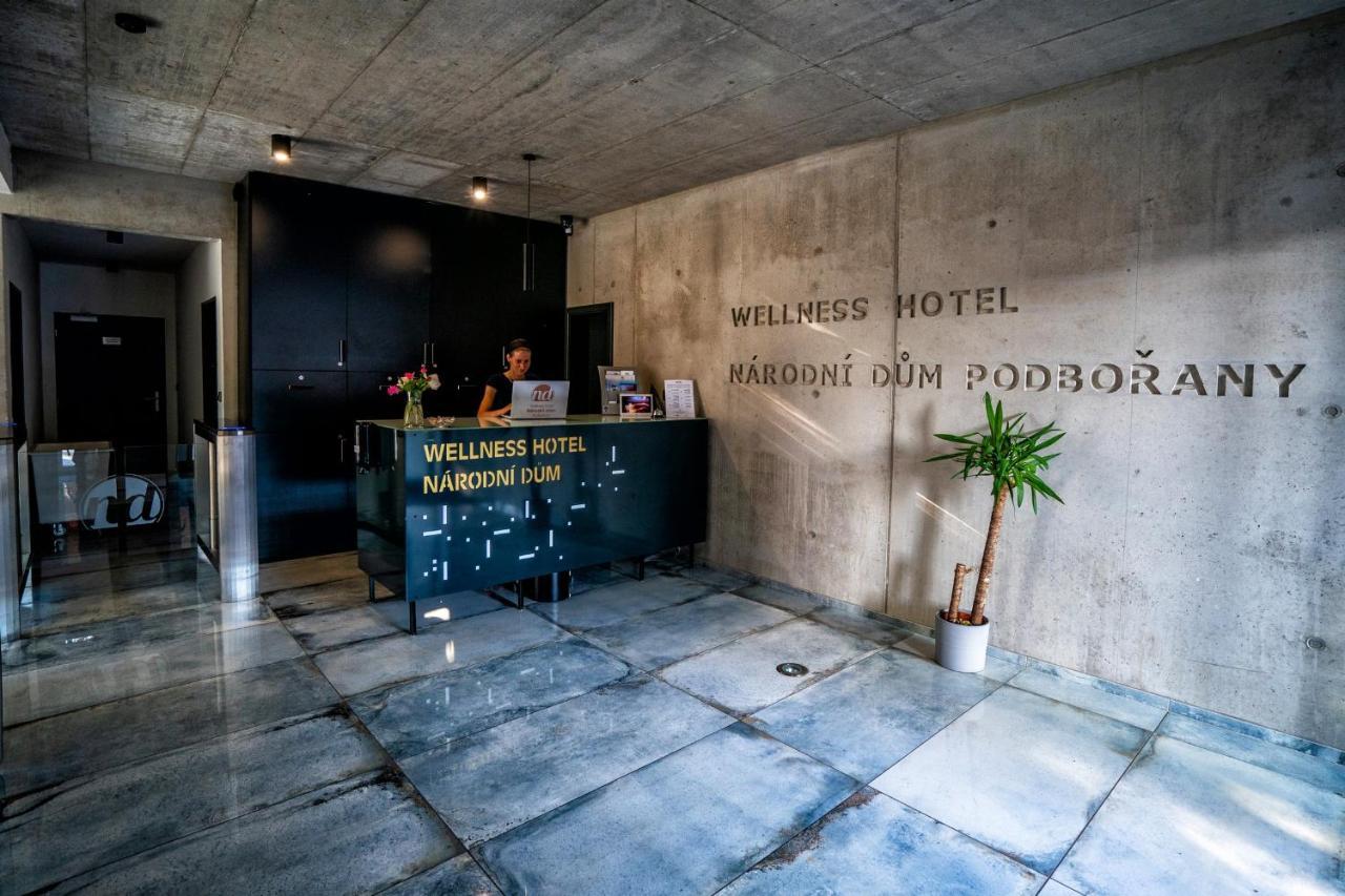 Narodni Dum Podborany Hotell Exteriör bild