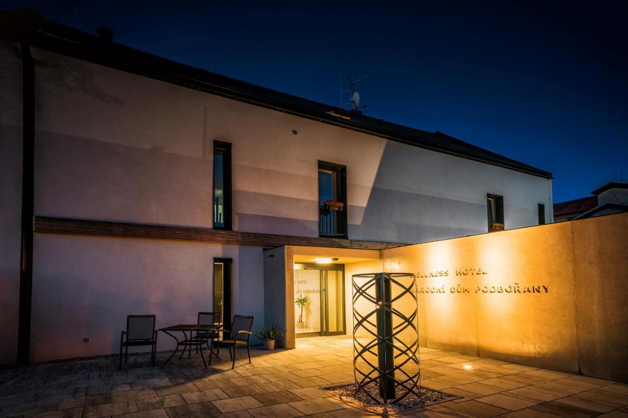 Narodni Dum Podborany Hotell Exteriör bild