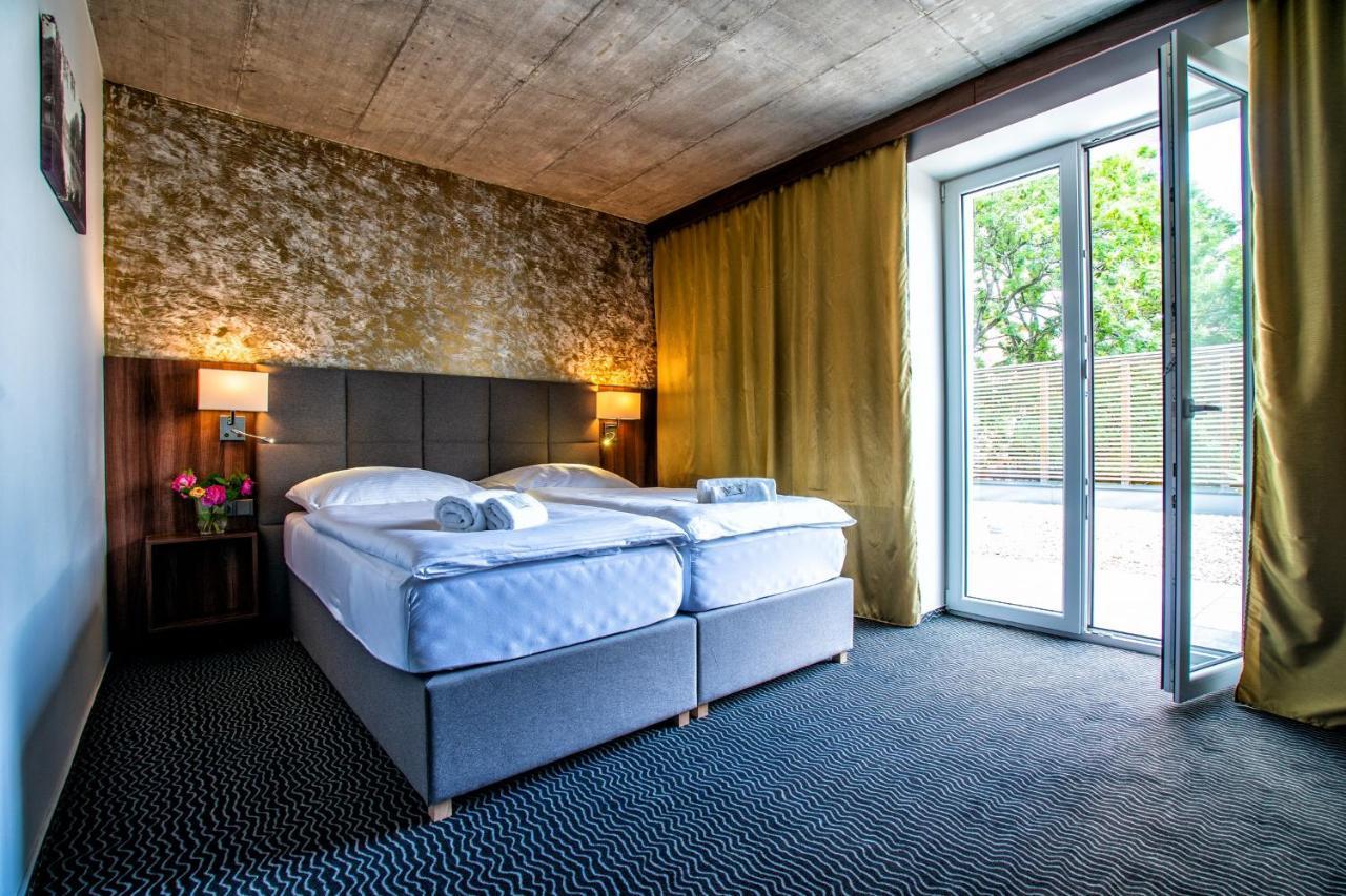 Narodni Dum Podborany Hotell Exteriör bild