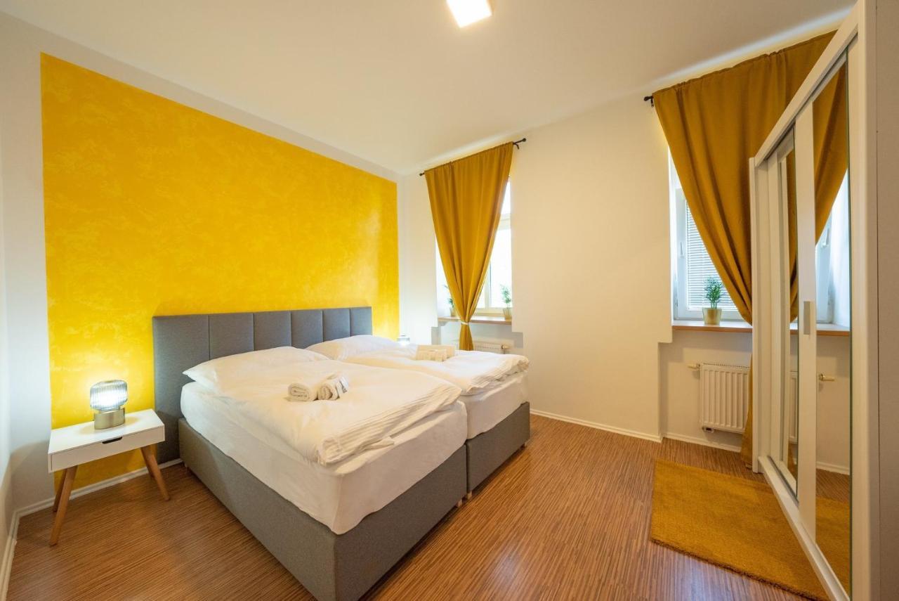 Narodni Dum Podborany Hotell Exteriör bild