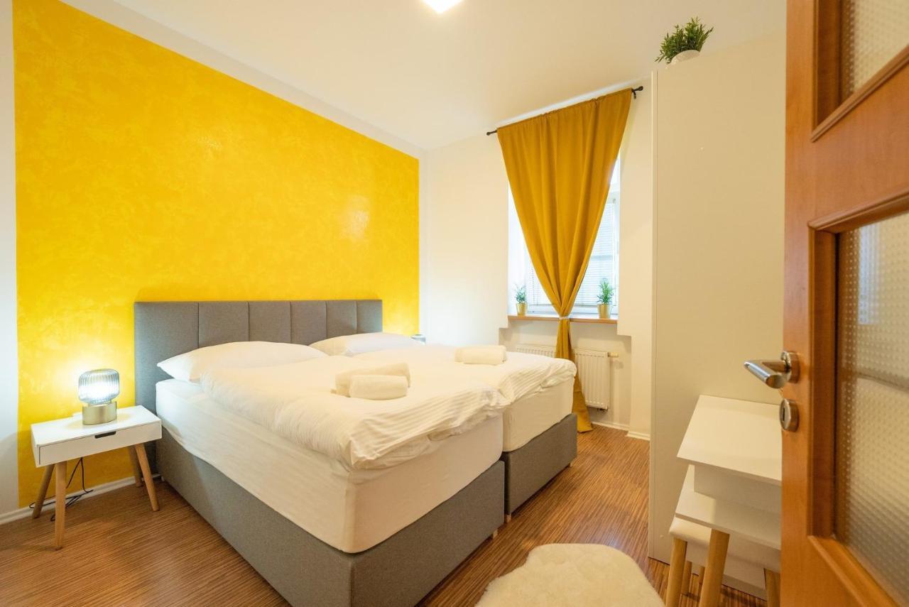 Narodni Dum Podborany Hotell Exteriör bild
