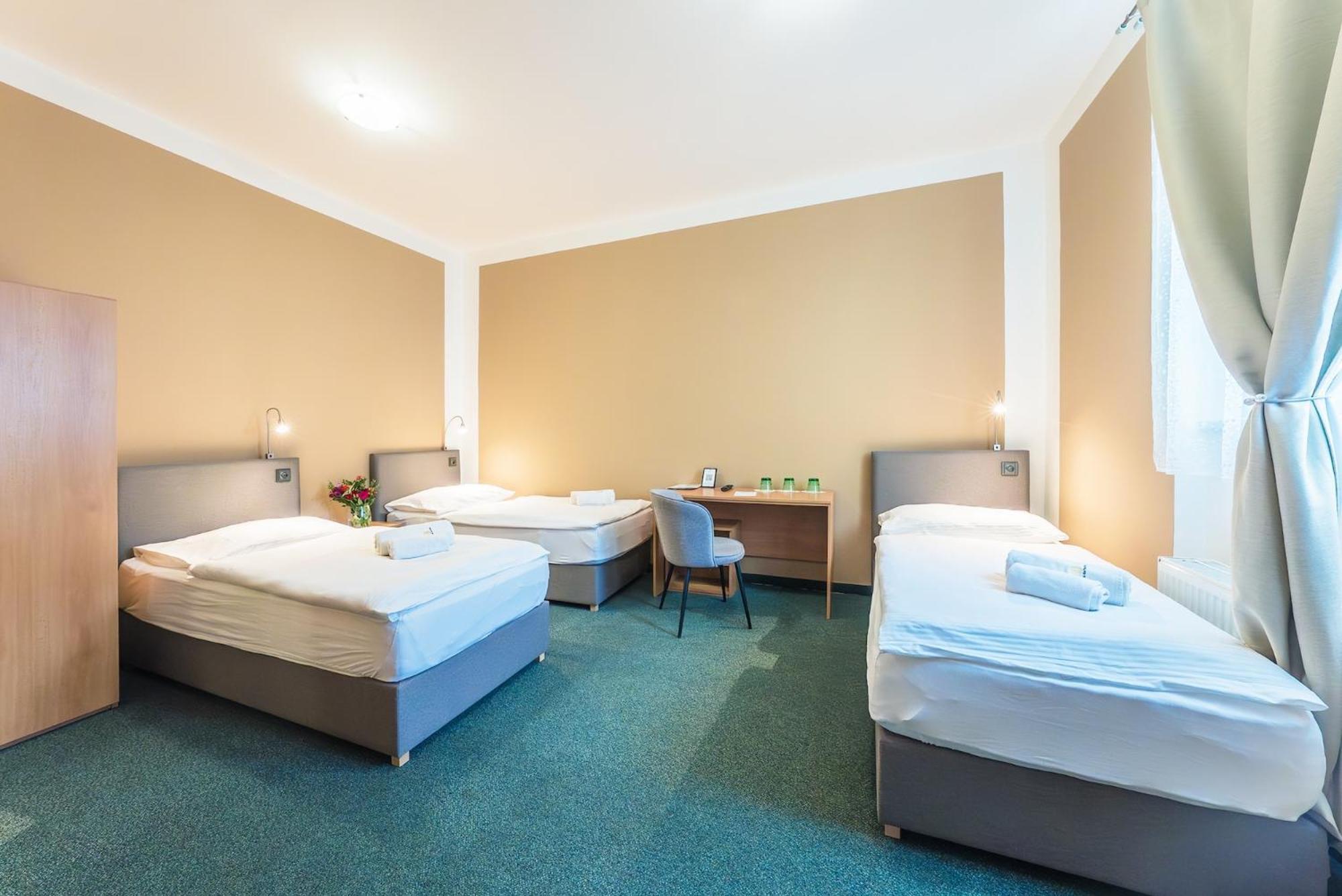 Narodni Dum Podborany Hotell Exteriör bild