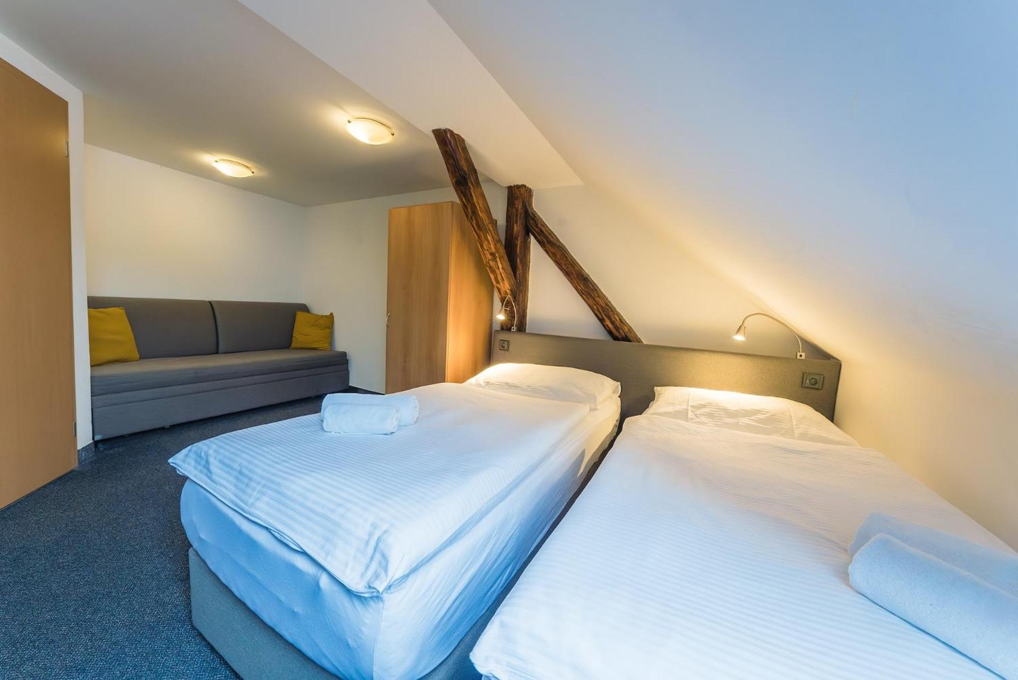Narodni Dum Podborany Hotell Exteriör bild